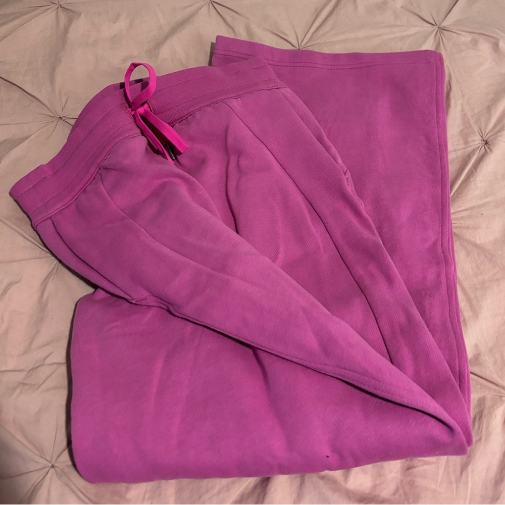 Lululemon Scuba Sweatpants Pink Size Medium